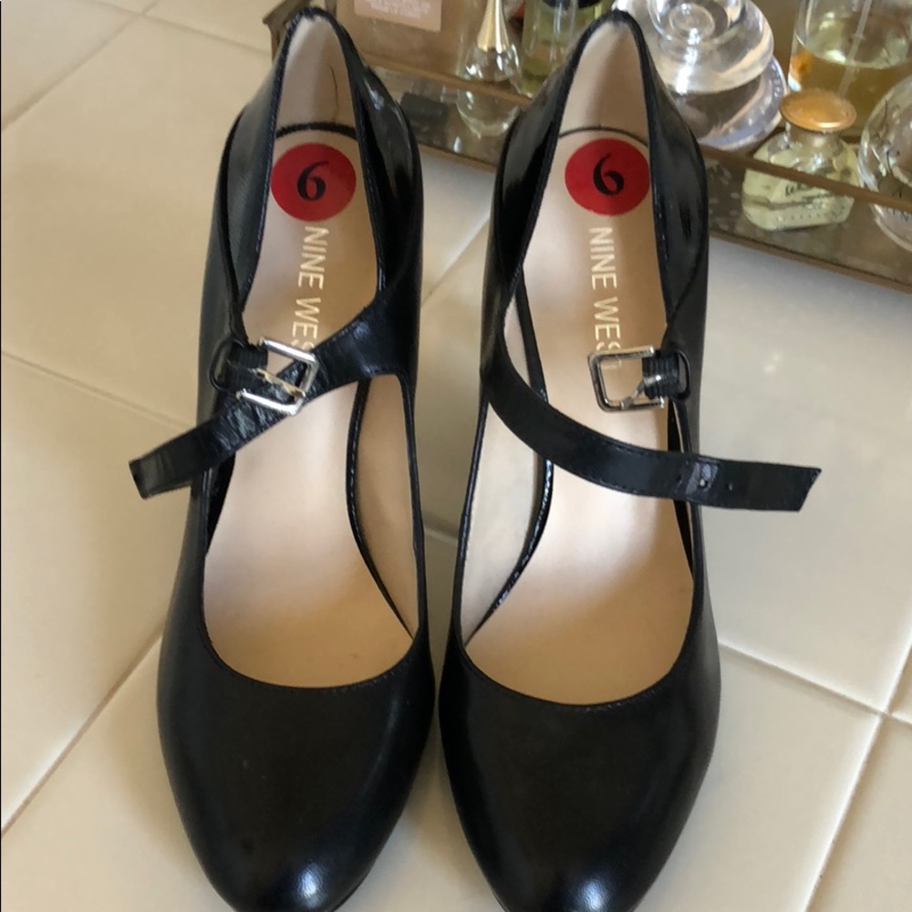 Nine West Mary Jane heels